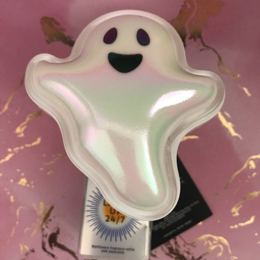 NEW Spooky Ghost Bath & Body Works Wallflower Plug
